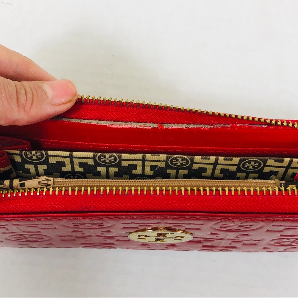 Tory Burch Red Zip Around Wallet - Picture 6 of 7